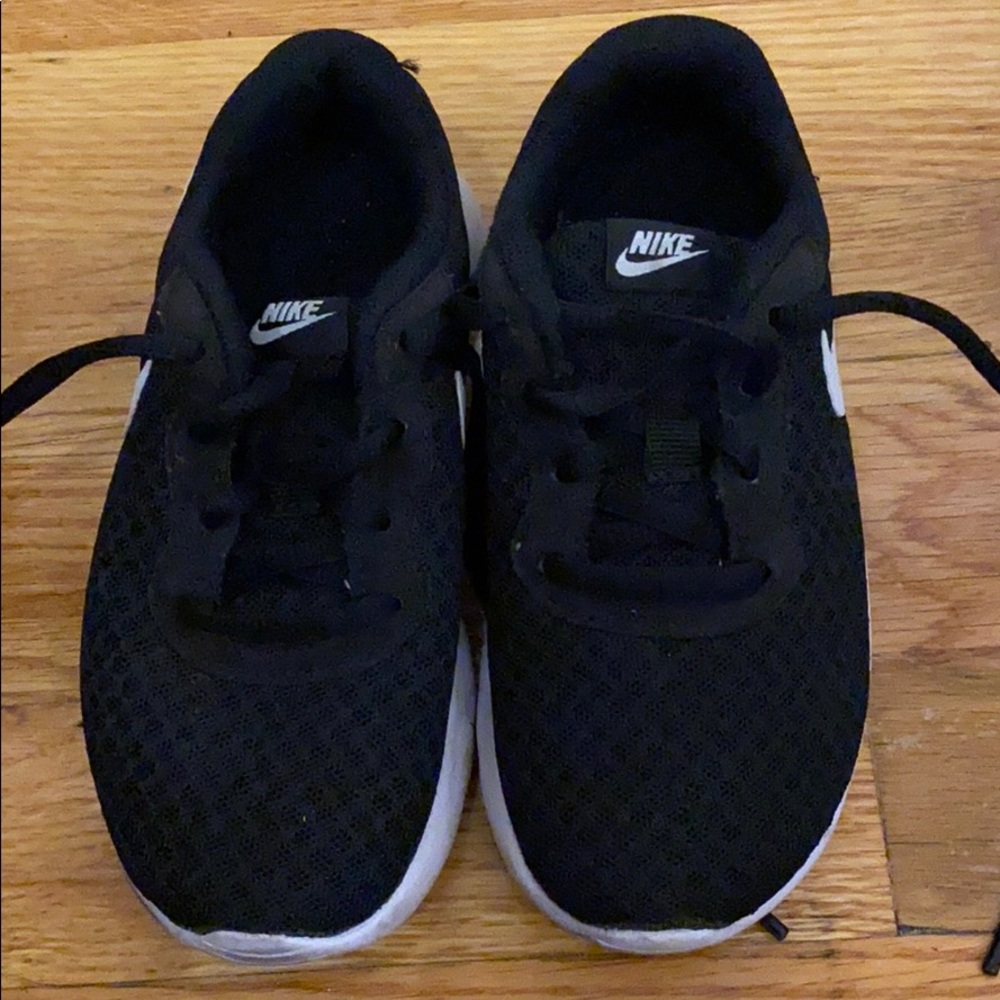Nike Tanjun Toddler sneakers size 10.5 | Black